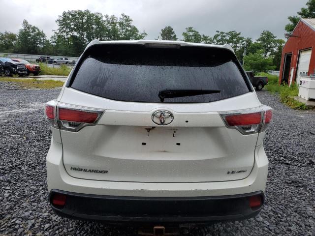 5TDBKRFH4FS139929 - 2015 TOYOTA HIGHLANDER LE WHITE photo 6