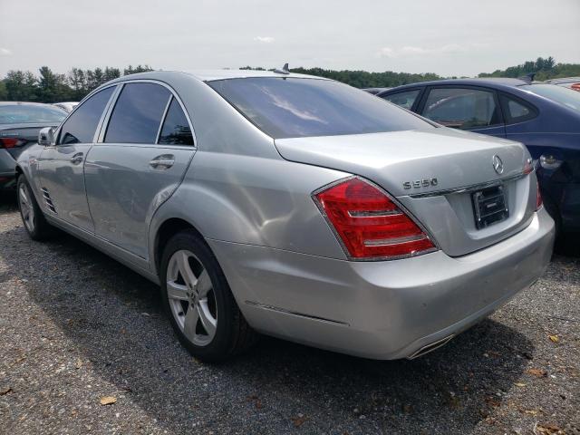 WDDNG8GB5AA311125 - 2010 MERCEDES-BENZ S 550 4MATIC SILVER photo 2