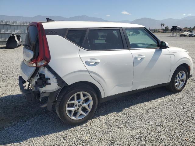 KNDJ23AU3N7186813 - 2022 KIA SOUL LX WHITE photo 3