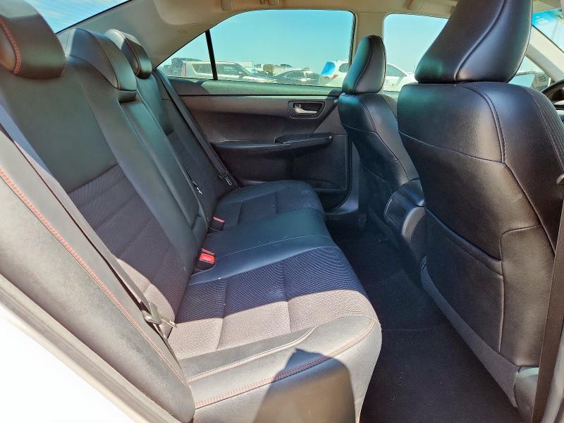 4T1BF1FK8HU299615 - 2017 TOYOTA CAMRY LE WHITE photo 10