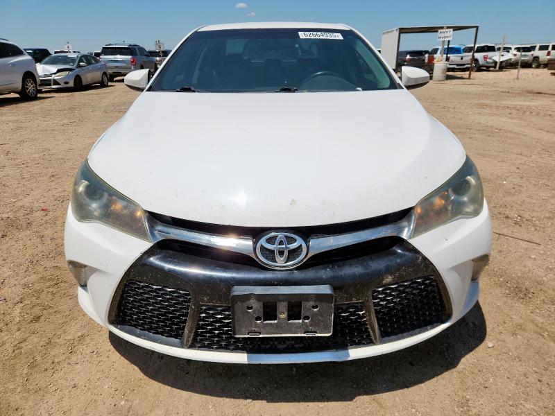 4T1BF1FK8HU299615 - 2017 TOYOTA CAMRY LE WHITE photo 5
