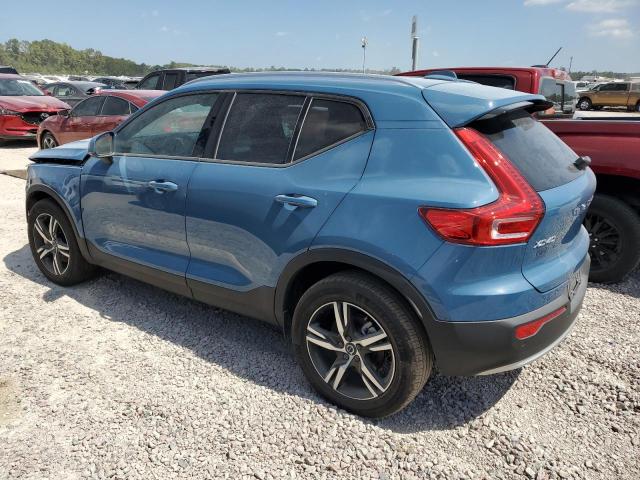 YV4K92HK5P2916474 - 2023 VOLVO XC40 CORE BLUE photo 2