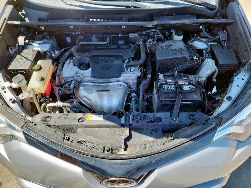 2T3NFREV9JW444830 - 2018 TOYOTA RAV4 SE ვერცხლისფერი ფოტო 12