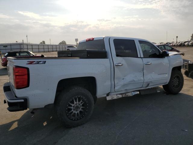 3GCUKREC6JG572139 - 2018 CHEVROLET SILVERADO K1500 LT WHITE photo 3