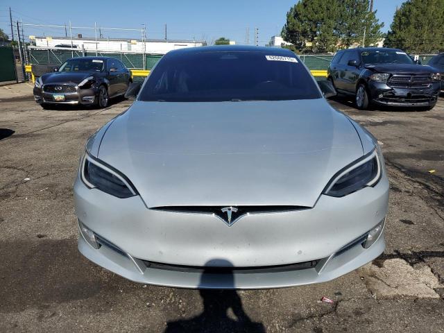5YJSA1E26JF261397 - 2018 TESLA MODEL S 银色 照片 5