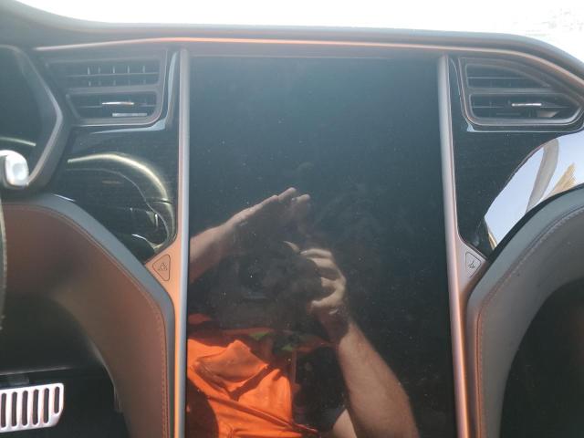 5YJSA1E26JF261397 - 2018 TESLA MODEL S 银色 照片 9