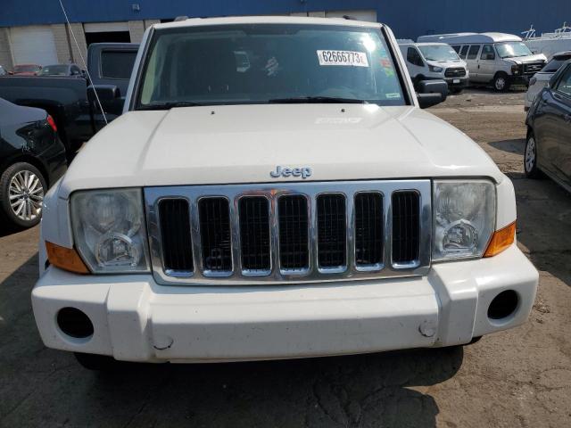 1J8HG48K08C140709 - 2008 JEEP COMMANDER SPORT WHITE photo 5