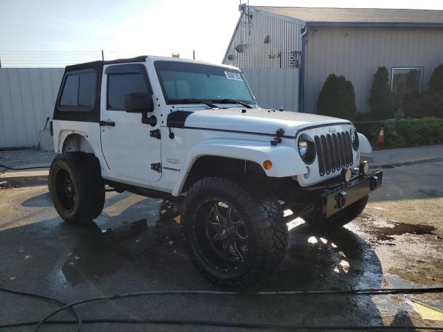 1C4GJWBG6FL659961 - 2015 JEEP WRANGLER SAHARA WHITE photo 4