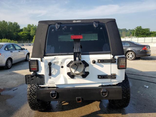 1C4GJWBG6FL659961 - 2015 JEEP WRANGLER SAHARA WHITE photo 6