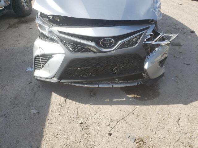 4T1B11HK8JU141406 - 2018 TOYOTA CAMRY L SILVER photo 12