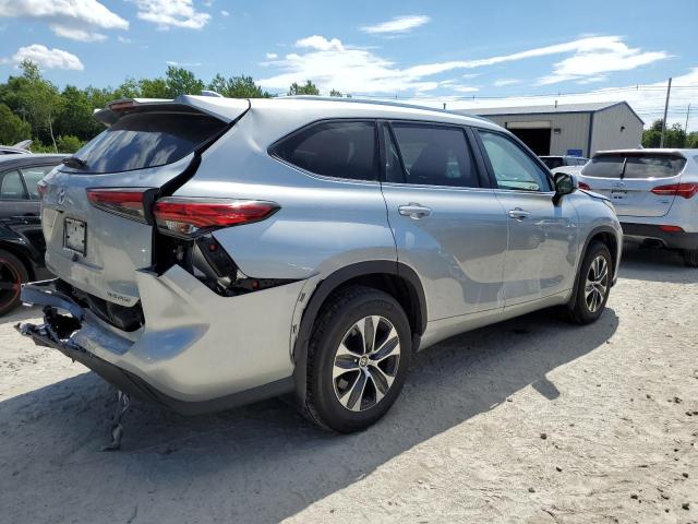 5TDGZRBH7MS110428 - 2021 TOYOTA HIGHLANDER XLE GRAY photo 3