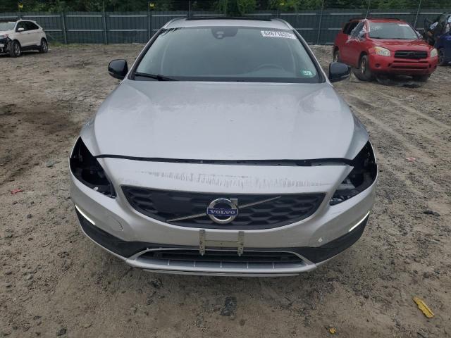 YV440MWK7J2054979 - 2018 VOLVO V60 CROSS PREMIER SILVER photo 5