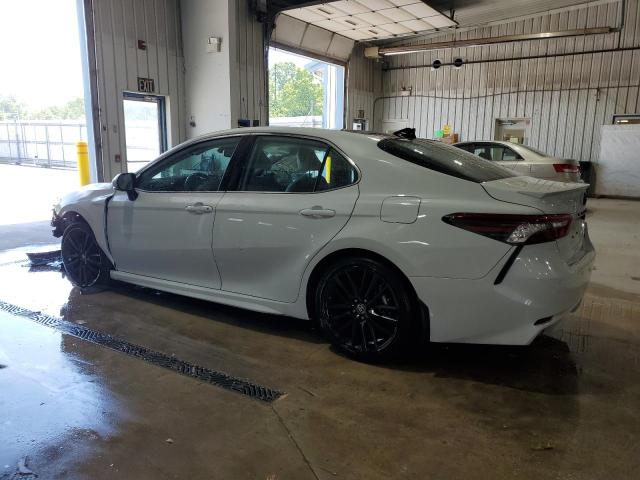 4T1K61AK7NU001087 - 2022 TOYOTA CAMRY XSE WHITE photo 2