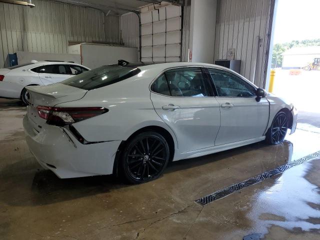 4T1K61AK7NU001087 - 2022 TOYOTA CAMRY XSE WHITE photo 3