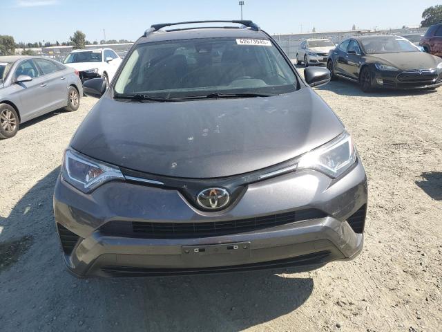 JTMBFREV4HJ132510 - 2017 TOYOTA RAV4 LE 石墨色 照片 5