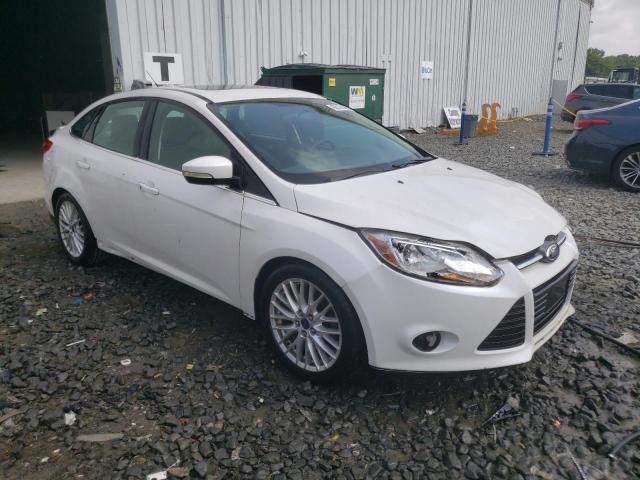 1FADP3J26EL240129 - 2014 FORD FOCUS TITANIUM WHITE photo 4