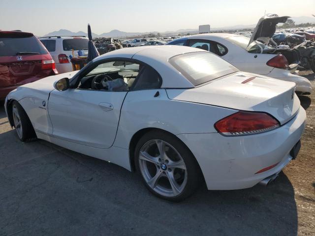 WBALM5C53BE379388 - 2011 BMW Z4 SDRIVE30I WHITE photo 2