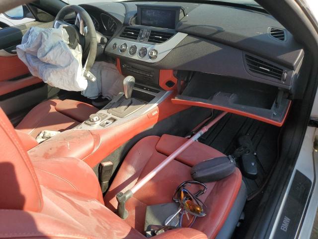 WBALM5C53BE379388 - 2011 BMW Z4 SDRIVE30I WHITE photo 8