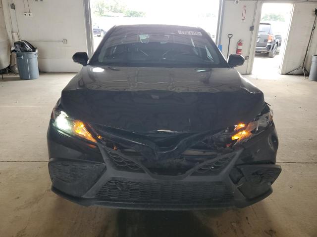 4T1T11AK4PU766604 - 2023 TOYOTA CAMRY SE NIGHT SHADE BLACK photo 5