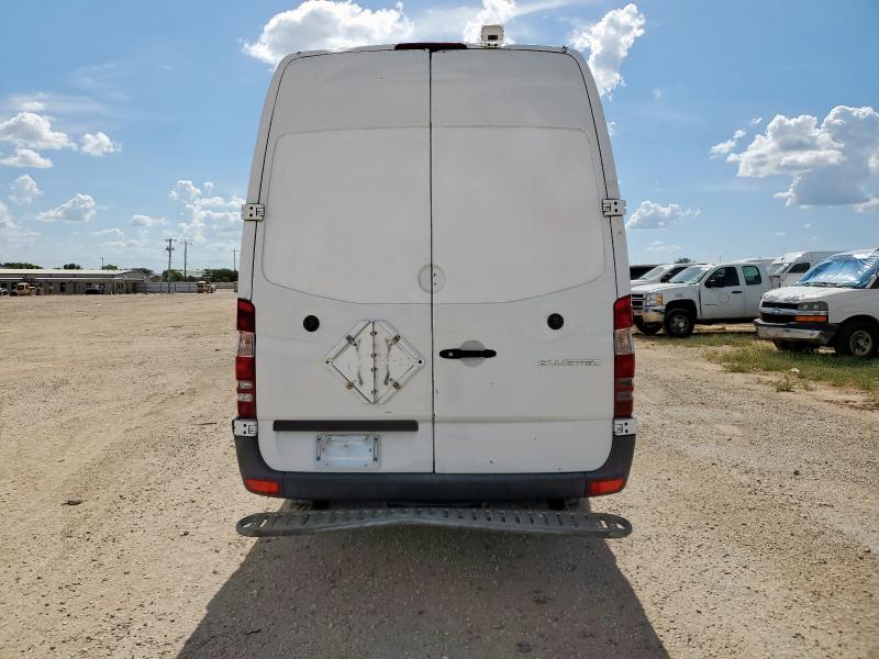 WD3PE8DE4E5901686 - 2014 MERCEDES-BENZ SPRINTER 2500 WHITE photo 6