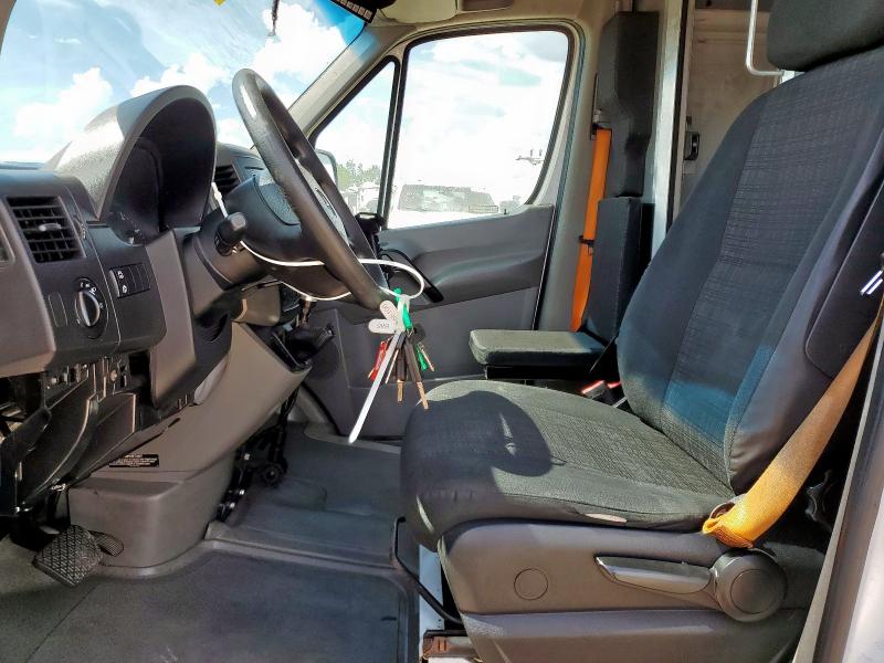 WD3PE8DE4E5901686 - 2014 MERCEDES-BENZ SPRINTER 2500 WHITE photo 7