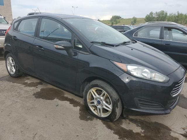 3FADP4EJ8JM132188 - 2018 FORD FIESTA SE BLACK photo 4