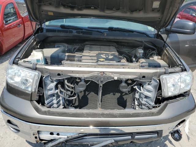 5TFDY5F11BX185807 - 2011 TOYOTA TUNDRA CREWMAX SR5 TAN photo 11