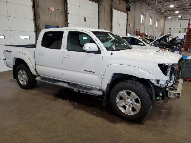 3TMLU4EN8EM144252 - 2014 TOYOTA TACOMA DOUBLE CAB WHITE photo 4