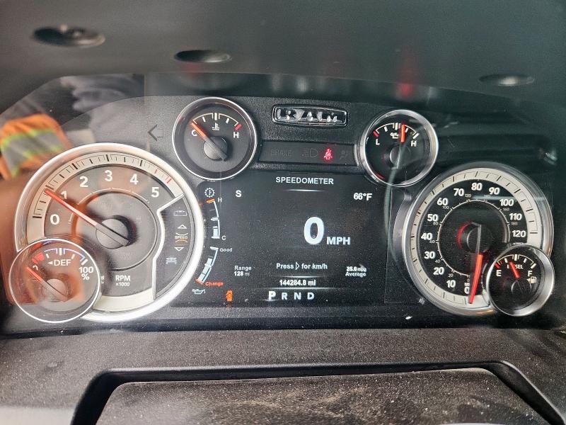 1C6RR6GM0JS229493 - 2018 RAM 1500 SLT أسود صورة 9