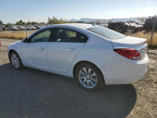 2G4GS5ER0D9221781 - 2013 BUICK REGAL PREMIUM WHITE photo 2