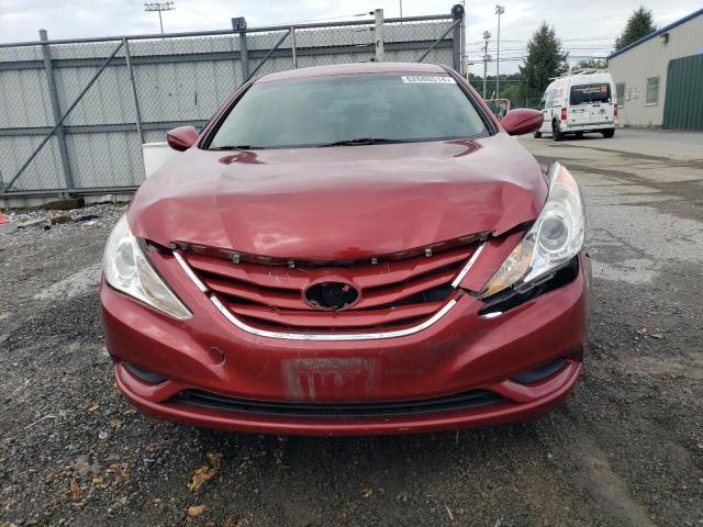 5NPEB4AC4BH002386 - 2011 HYUNDAI SONATA GLS RED photo 5