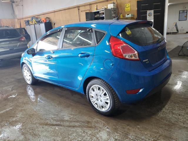 3FADP4EE4HM156419 - 2017 FORD FIESTA SE BLUE photo 2