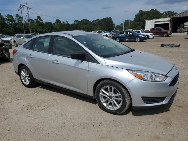 1FADP3F26HL227930 - 2017 FORD FOCUS SE SILVER photo 4