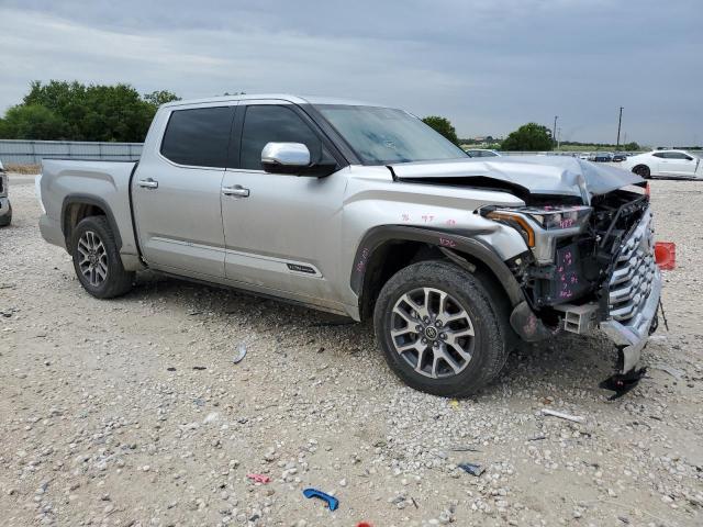 5TFMA5DB8NX010569 - 2022 TOYOTA TUNDRA CREWMAX PLATINUM ვერცხლისფერი ფოტო 4