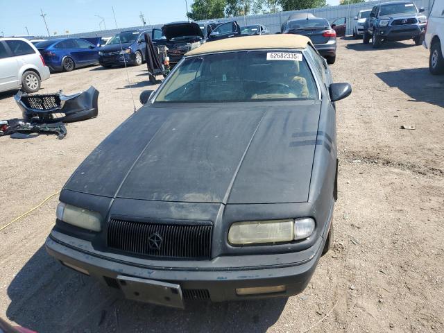 1C3XU4537PF636990 - 1993 CHRYSLER LEBARON BLACK photo 5