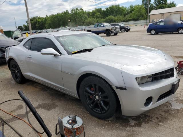 2G1FB1E32D9159264 - 2013 CHEVROLET CAMARO LT Сріблястий фото 4