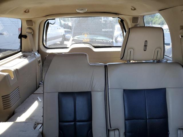 5LMFU28518LJ10374 - 2008 LINCOLN NAVIGATOR შავი ფოტო 10