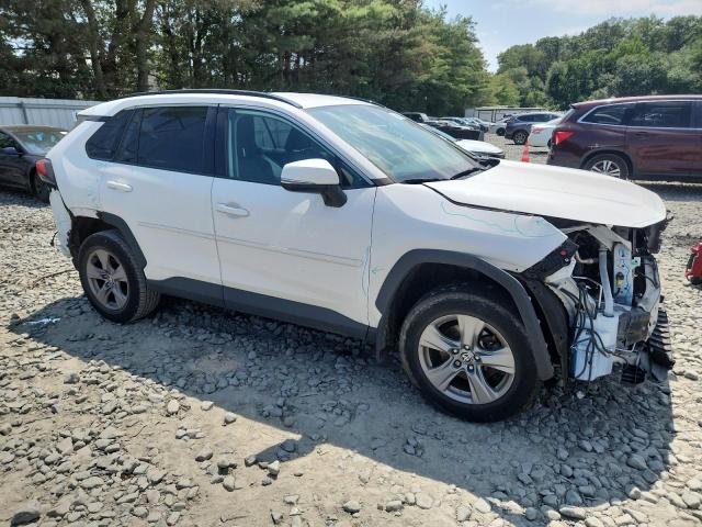 2T3P1RFV7NW250955 - 2022 TOYOTA RAV4 XLE WHITE photo 4