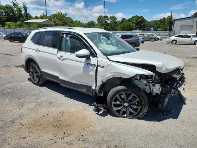 3VV3B7AX1PM080199 - 2023 VOLKSWAGEN TIGUAN SE Weiß Foto 4