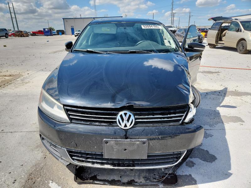 3VWLL7AJ8EM423432 - 2014 VOLKSWAGEN JETTA TDI Սև լուսանկար 5