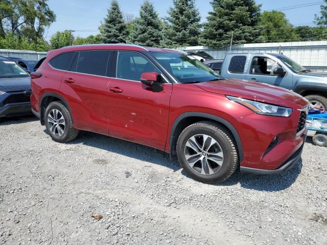 5TDGZRBH7LS036913 - 2020 TOYOTA HIGHLANDER XLE RED photo 4
