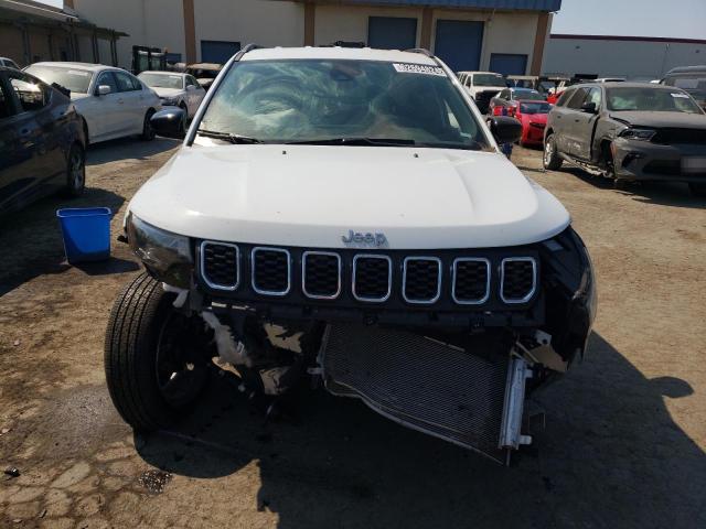 3C4NJDBN0RT110596 - 2024 JEEP COMPASS LATITUDE WHITE photo 5