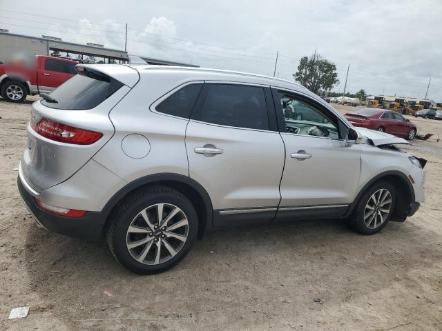 5LMCJ3C95KUL07836 - 2019 LINCOLN MKC RESERVE SILVER photo 3