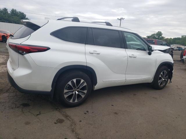 5TDGZRBH0NS589020 - 2022 TOYOTA HIGHLANDER XLE Սպիտակ լուսանկար 3