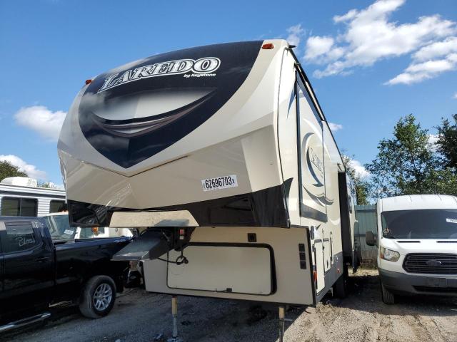 4YDF3252XJE600484 - 2018 KEYSTONE LAREDO BEIGE photo 2