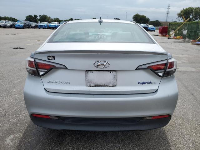 KMHE24L19HA055365 - 2017 HYUNDAI SONATA HYBRID SILVER photo 6