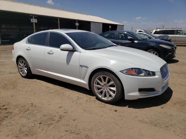 SAJWA0FS6FPU86296 - 2015 JAGUAR XF 2.0T PREMIUM WHITE photo 4