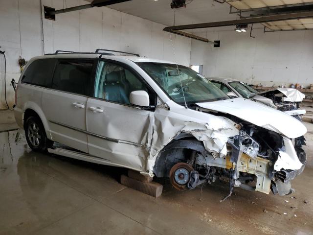 2C4RC1BG9CR400180 - 2012 CHRYSLER TOWN & COU TOURING WHITE photo 4