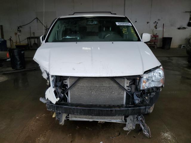 2C4RC1BG9CR400180 - 2012 CHRYSLER TOWN & COU TOURING WHITE photo 5