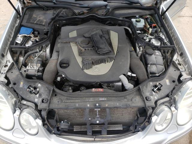 WDBUF90XX8B223632 - 2008 MERCEDES-BENZ E 550 4MATIC SILVER photo 11